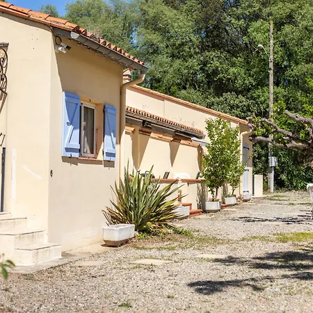 1 Entre 4 Et 6 Personnes Holiday home *