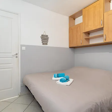 1 Entre 4 Et 6 Personnes Reynès